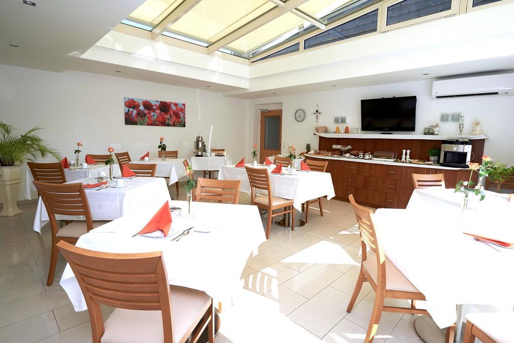 City-Hotel Moedling Modling Buitenkant foto